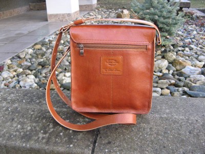 06004-LEA-konak-back